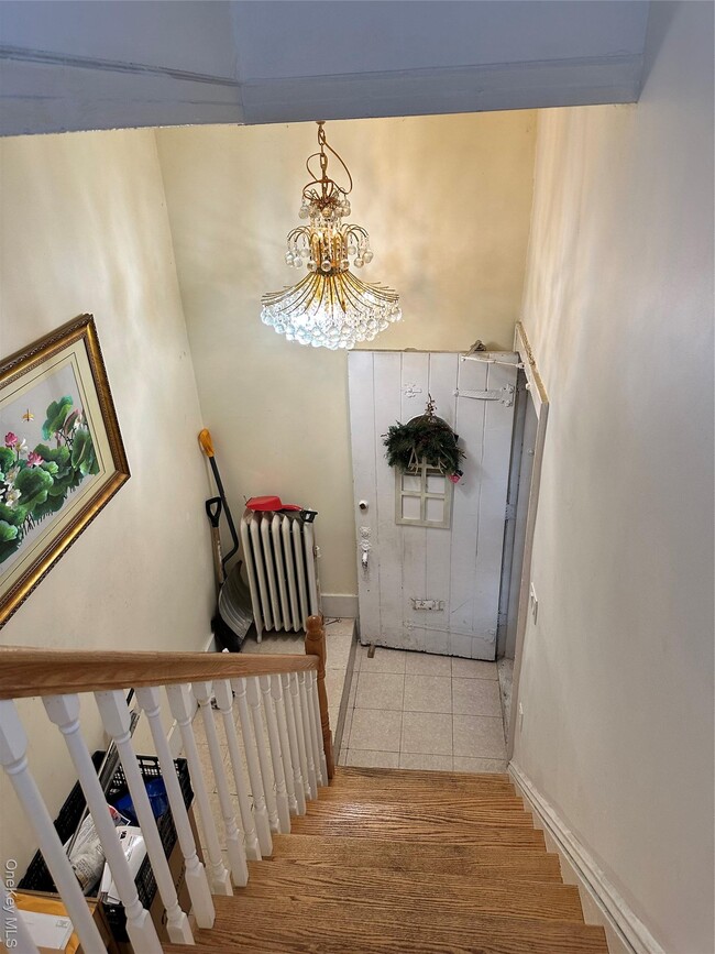 property at 77-02-77164 164th St