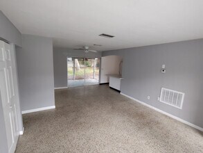 7429 Pinehurst Dr in Spring Hill, FL - Building Photo - Building Photo