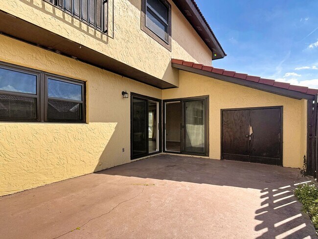 467 Hunter Cir in Kissimmee, FL - Foto de edificio - Building Photo