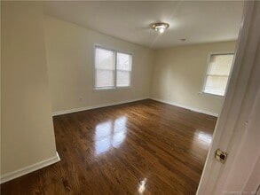 225 Columbus Ave in Stratford, CT - Building Photo - Building Photo