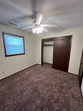 555 Roddy Rd-Unit -A-3 in Salem, IL - Building Photo - Building Photo