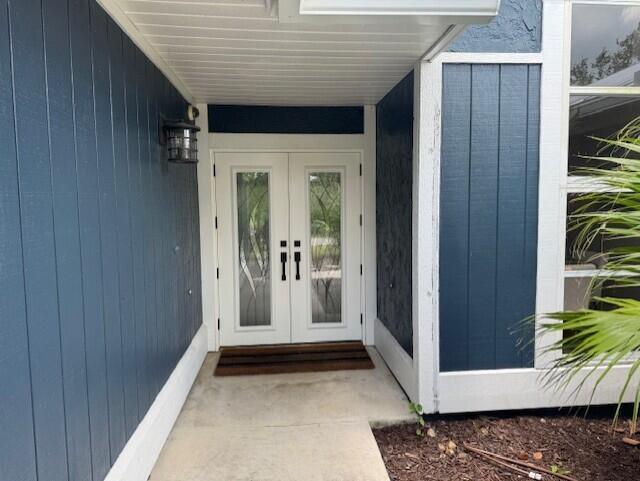 8737 SE Sharon St in Hobe Sound, FL - Building Photo - Building Photo