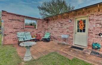 2404 Cottonwood Dr in Georgetown, TX - Building Photo - Building Photo