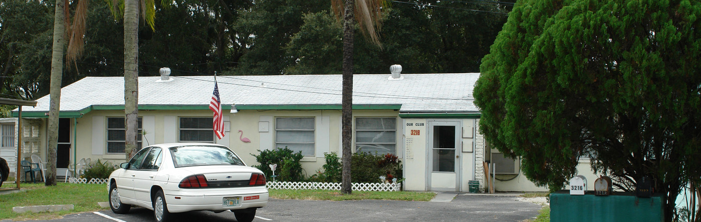 3216 Gandy Blvd in Tampa, FL - Building Photo