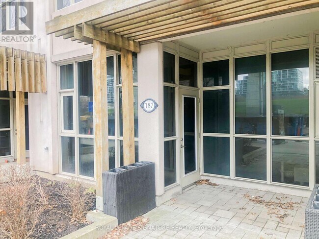 187 Fort York Blvd in Toronto, ON - Building Photo - Building Photo