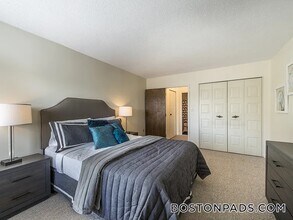 385 Massachusetts Ave, Unit 34 in Arlington, MA - Building Photo - Building Photo