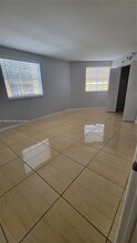 9731 fontainebleau in Doral, FL - Building Photo - Building Photo