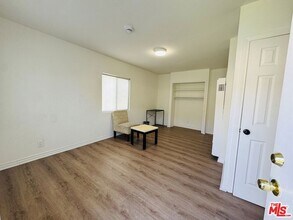 640 W 81st St in Los Angeles, CA - Building Photo - Building Photo