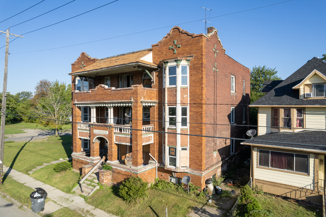 128 W Bancroft St in Toledo, OH - Building Photo