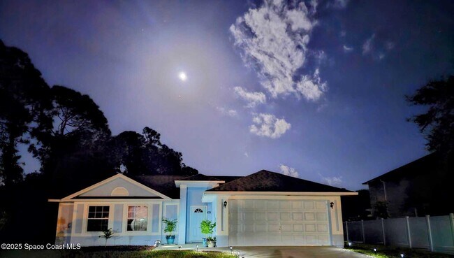 759 Griffin Ave in Palm Bay, FL - Building Photo - Building Photo