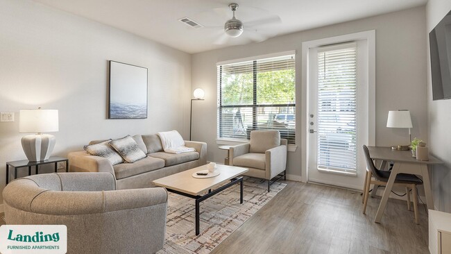 5810 Worth Pkwy in San Antonio, TX - Foto de edificio - Building Photo