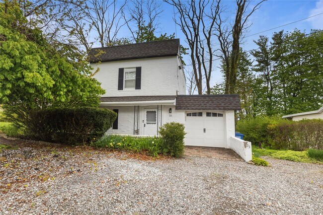 25 W Branch Rd in Mahopac, NY - Building Photo - Building Photo