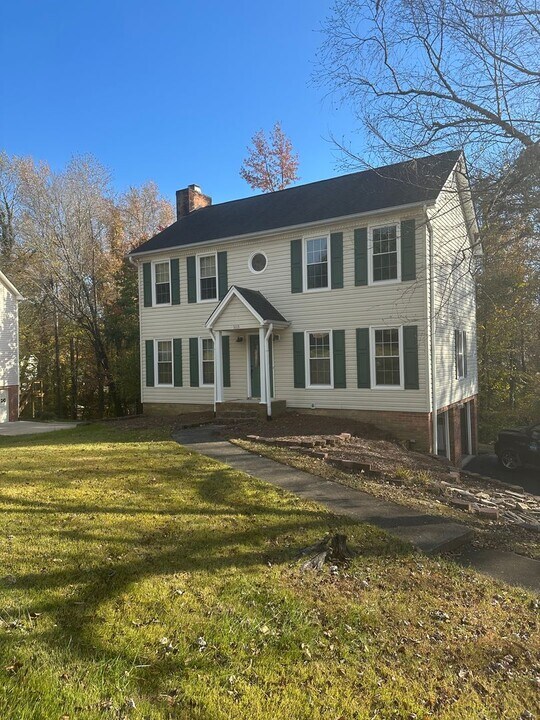 1613 Round Hill Cir in Kernersville, NC - Building Photo