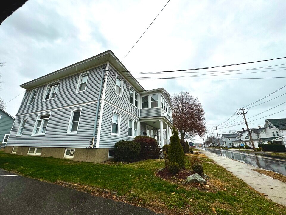 78 Cherry St, Unit 78 Cherry - Second Fl in Milford, CT - Foto de edificio