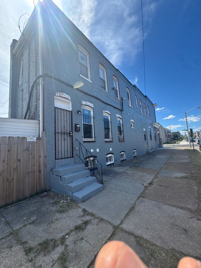 1655 N Smallwood St