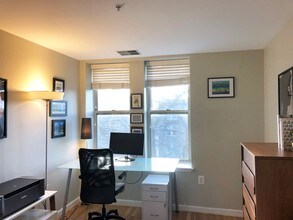 1308 Clifton St NW, Unit 414 in Washington, DC - Foto de edificio - Building Photo