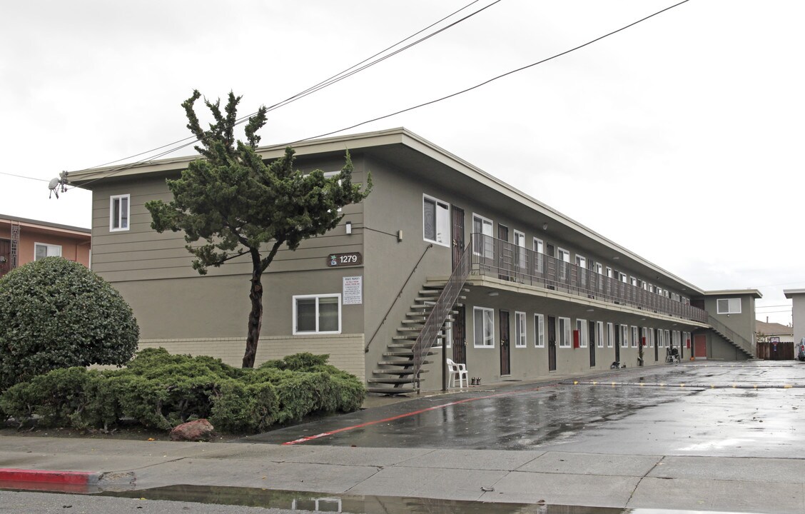 Pacific Apartments in San Leandro, CA - Foto de edificio