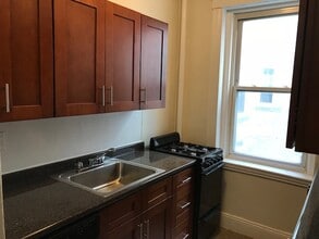 23 Egremont Rd in Boston, MA - Foto de edificio - Building Photo