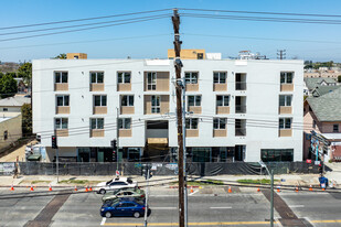 Azalea in Los Angeles, CA - Foto de edificio - Building Photo