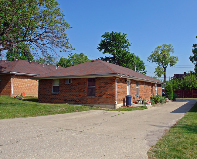 155-169 Madison St in Fairborn, OH - Foto de edificio - Building Photo