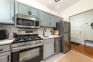 1711 35th St NW, Unit 5 in Washington, DC - Building Photo