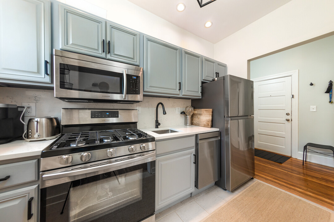 1711 35th St NW, Unit 5 in Washington, DC - Foto de edificio