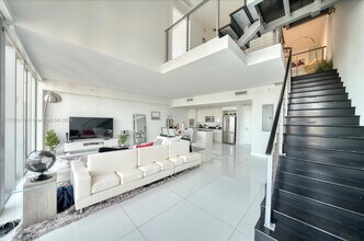 92 SW 3rd St, Unit 5203 in Miami, FL - Building Photo - Building Photo