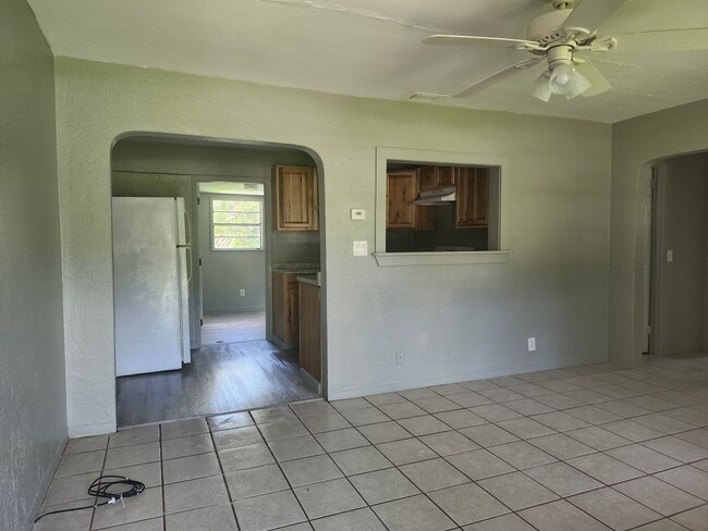 1064 Madison Ave in Daytona Beach, FL - Building Photo - Building Photo