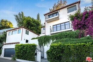 8417 Harold Way in Los Angeles, CA - Building Photo
