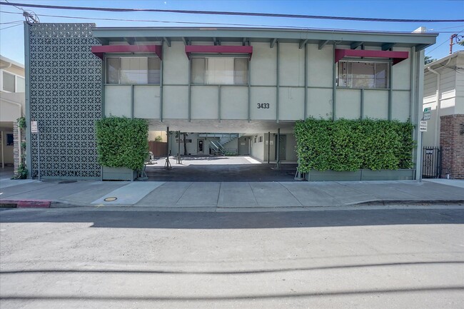 3433 Golden Gate Way, Unit 3 in Lafayette, CA - Foto de edificio - Building Photo