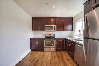 Long Beach Villas in Long Beach, CA - Building Photo - Building Photo