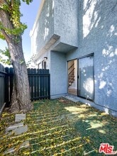 9939 Topanga Canyon Blvd in Los Angeles, CA - Building Photo - Building Photo