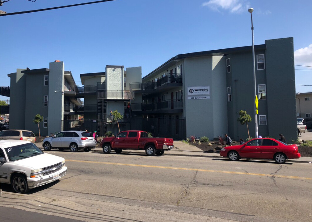 Westwind Apartments in San Rafael, CA - Building Photo