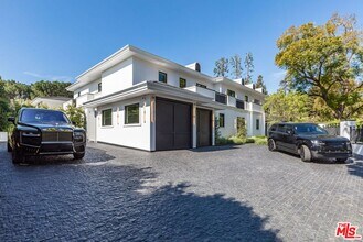 927 Whittier Dr in Beverly Hills, CA - Foto de edificio - Building Photo