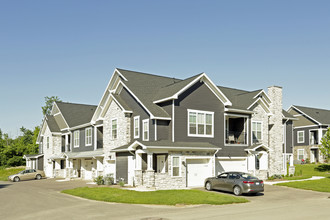 Ridges of Cascade in Grand Rapids, MI - Building Photo - Building Photo