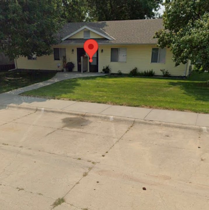819 9th St in Saint Paul, NE - Building Photo