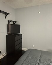 2010 NW 188th Ave in Pembroke Pines, FL - Building Photo - Building Photo