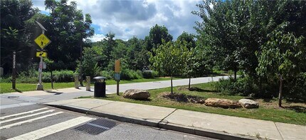 129 Bert Ln SE in Atlanta, GA - Building Photo - Building Photo