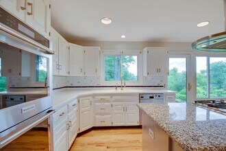 107 Farm St in Dover, MA - Building Photo - Building Photo
