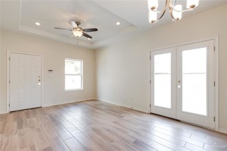 503 Peabody Ave in Edinburg, TX - Building Photo - Interior Photo