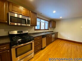 36 Speridakis Terrace, Unit 3 in Cambridge, MA - Building Photo