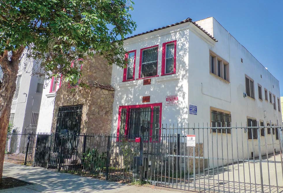 5617 Virginia Ave in Los Angeles, CA - Building Photo