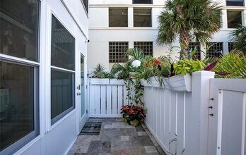 661 Poinsettia Ave in Clearwater, FL - Building Photo - Building Photo