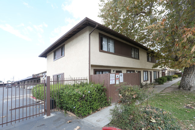 Western Garden Apartments in Santa Maria, CA - Building Photo - Building Photo