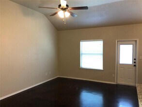 378 Joanne Lp in Buda, TX - Building Photo - Building Photo