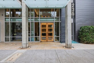 235 Berry St in San Francisco, CA - Building Photo - Building Photo