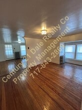 362 W Broadway in Red Lion, PA - Building Photo - Building Photo