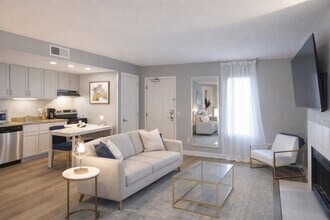 The Haven at Eagandale in Eagan, MN - Foto de edificio - Building Photo