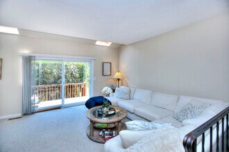 620 Knapps Hwy in Fairfield, CT - Building Photo - Building Photo