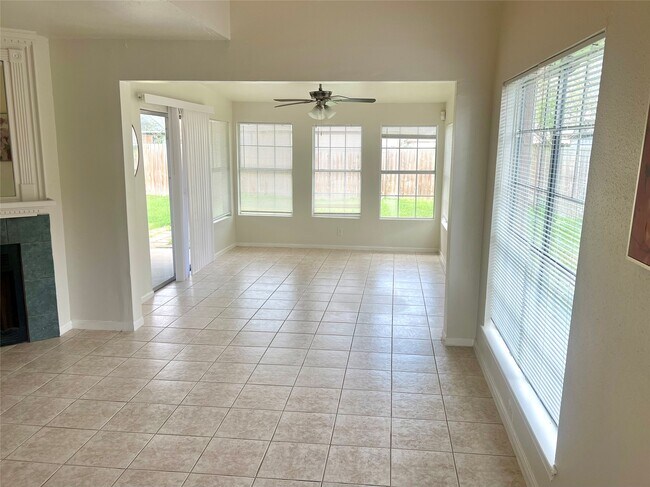 11527 Chickwood Dr in Houston, TX - Building Photo - Building Photo